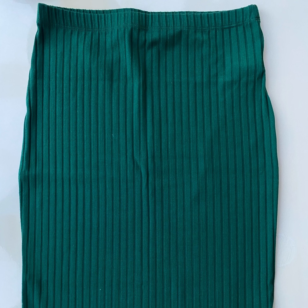 Ribbed Fitted Skirt